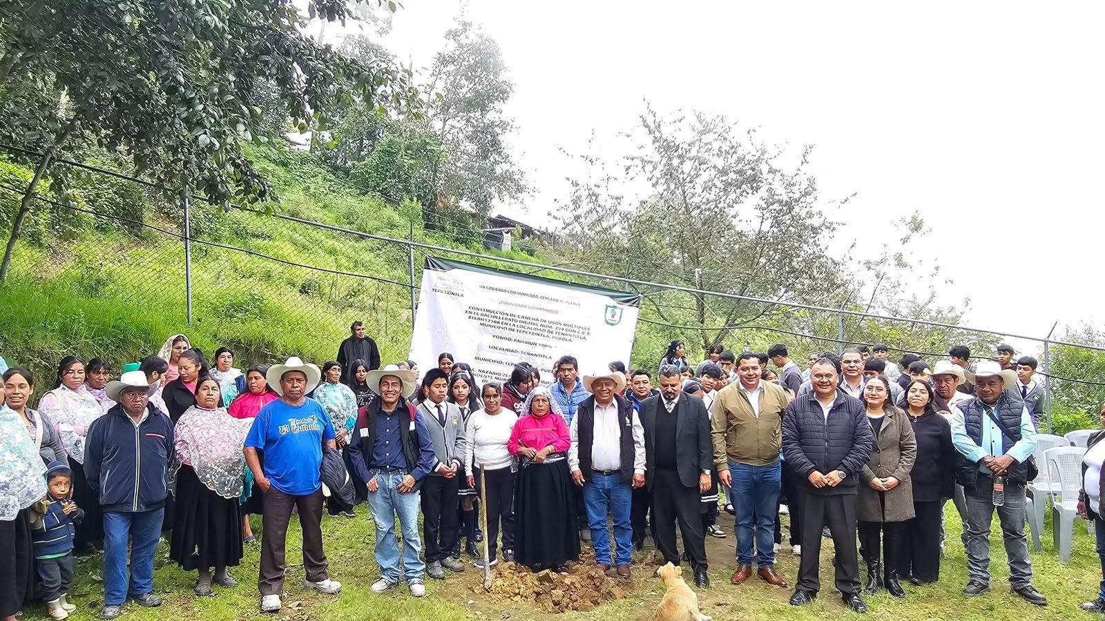 “Construcción de la cancha de usos múltiples en el Bachillerato Digital Núm. 234”.
